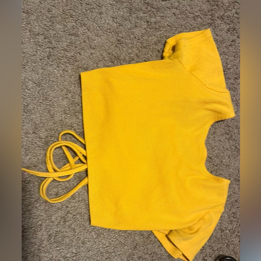 Rib length crop top with string back